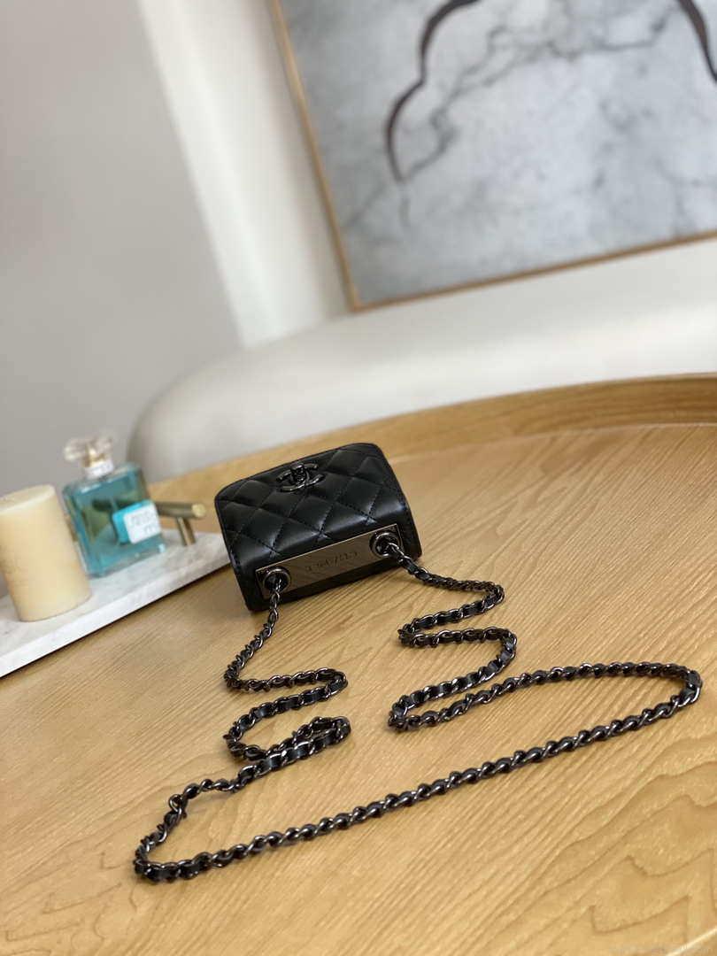 Chanel AP3020 Clutch with chain lambskin Black tone metal Black