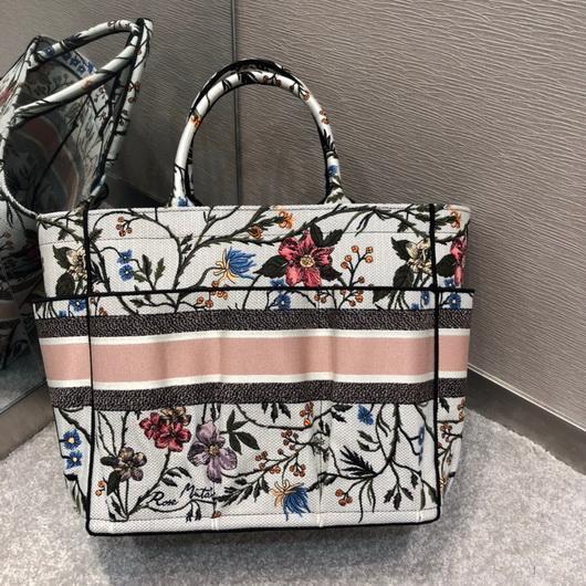 Dior M1279 Catherine Tote Bag Dior Oblique Embroidery Rosa Mutabilis