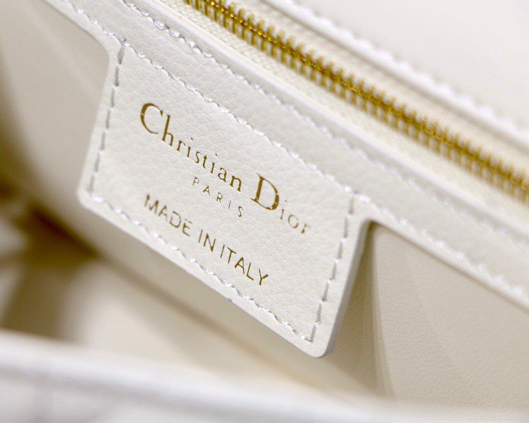 Dior M9241 Dior Small Dior Caro Bag White