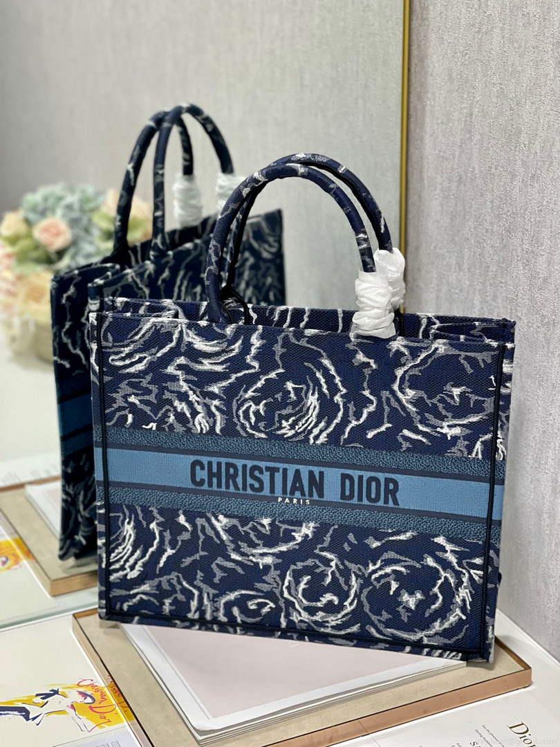 Dior M1286 Large Book Tote Blue Dior Roses embroidery