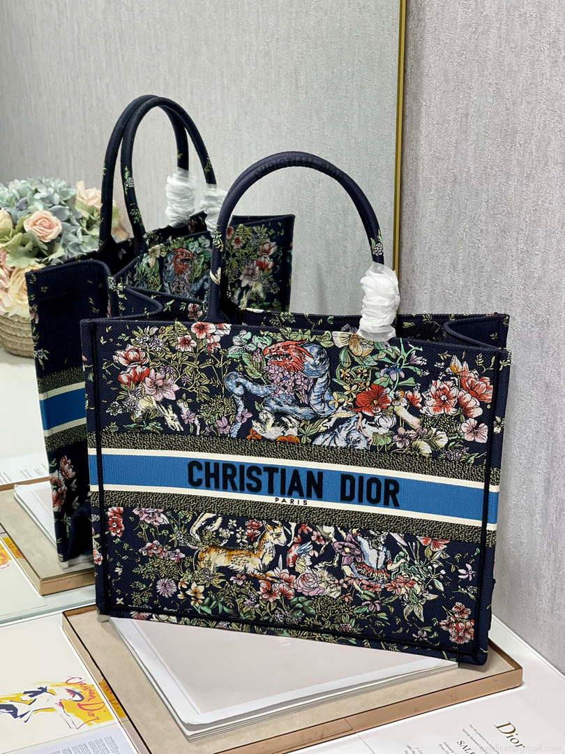 Dior M1286 Large Book Tote D-Constellation embroidery in shades of blue