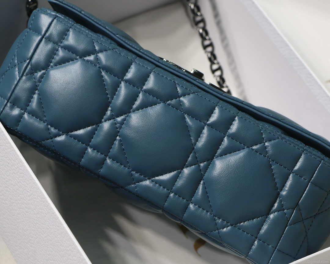 Dior M9242 Medium Quilted Macrocannage Calfskin Lake Blue