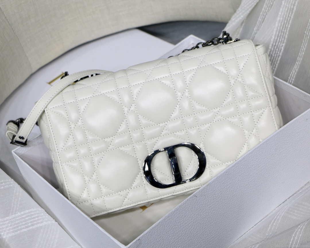 Dior M9243 Large Quilted Macrocannage Calfskin White with Black logo
