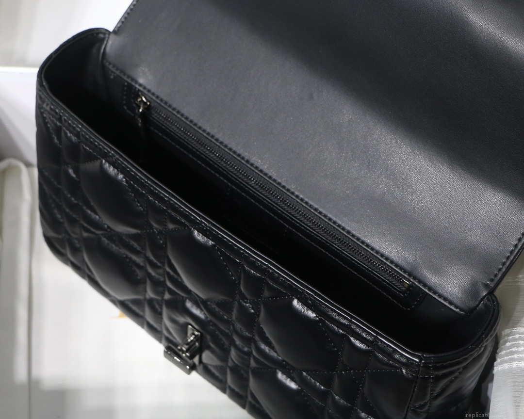 Dior M9243 Large Quilted Macrocannage Calfskin Black