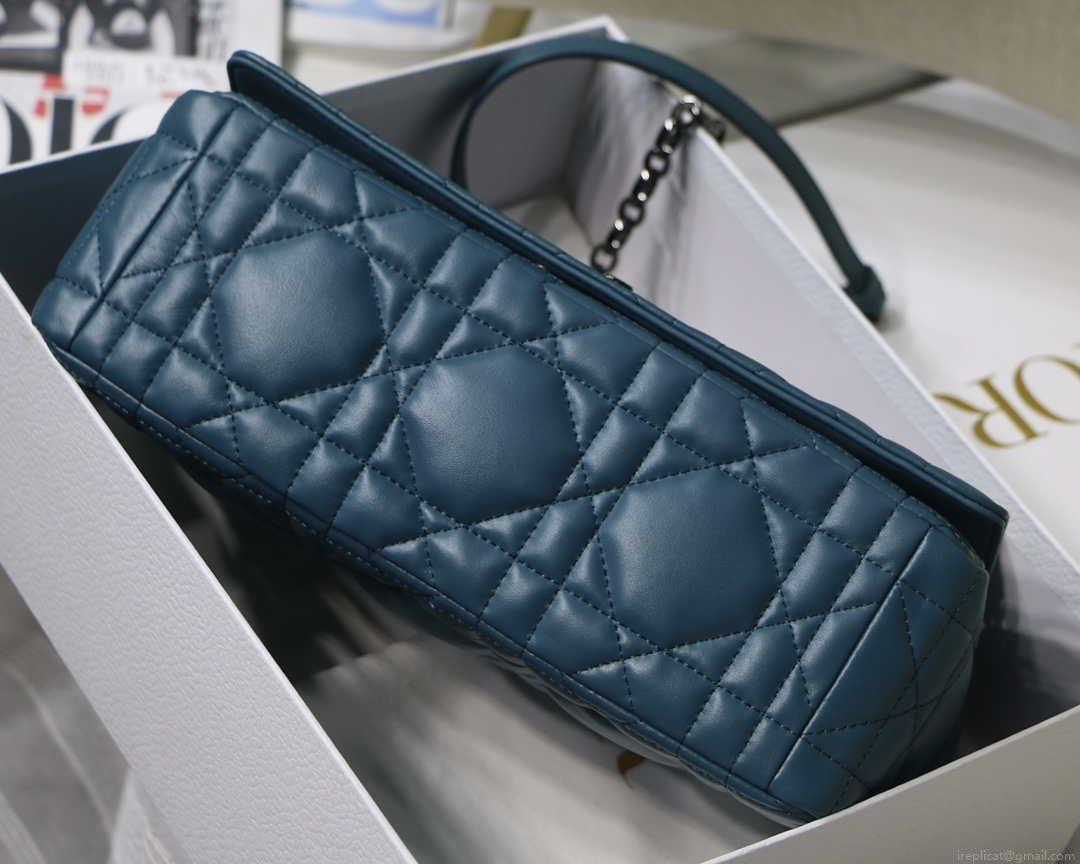 Dior M9243 Large Quilted Macrocannage Calfskin Blue