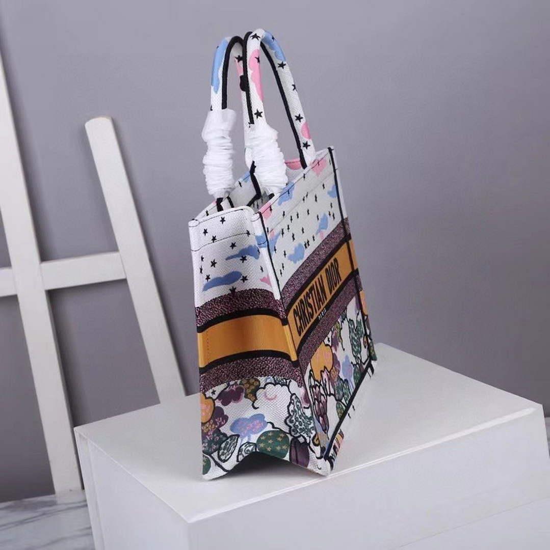 Dior Medium Book Tote Latte Dior Ciel de Rêve Embroidery M1296