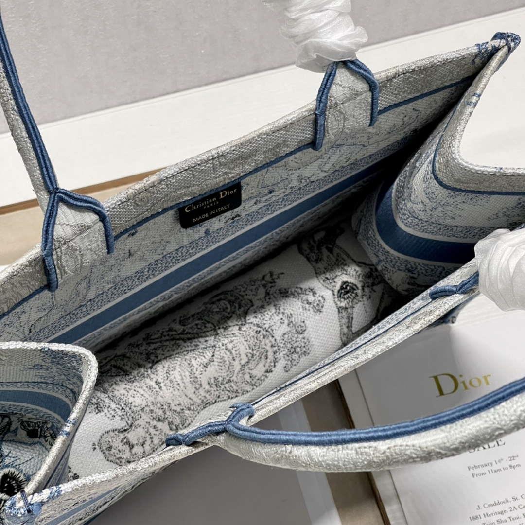 Dior Book Tote M1296 Medium Toile de Jouy Embroidery M0075