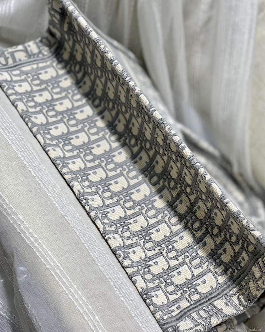 Dior Book Tote M1296 Medium Beige Dior Oblique Embroidery M0082