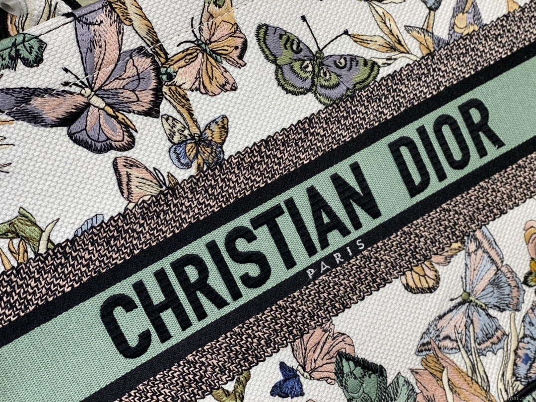 Dior Book Tote M1296 Medium Latte Multicolor Dior Jardin d’Hiver Embroidery M0083
