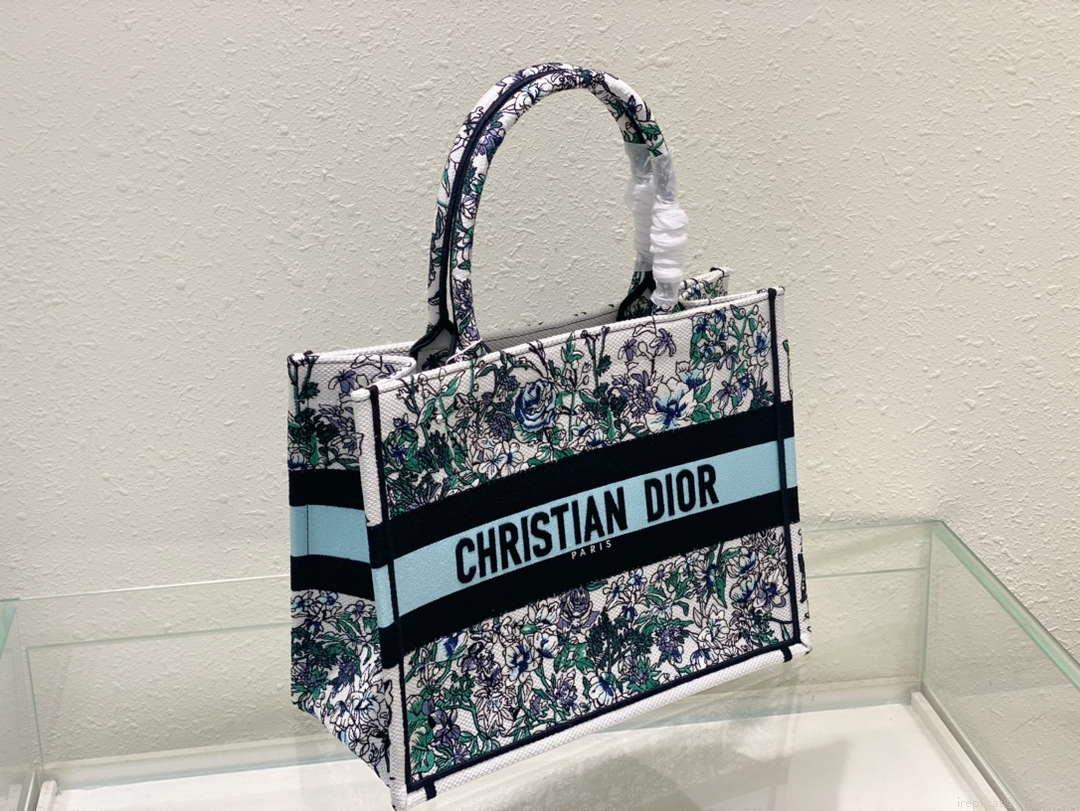 Dior Book Tote M1296 Medium Latte Multicolor Dior Jardin d’Hiver Embroidery M0089