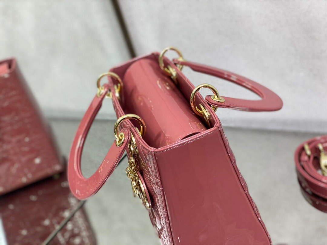Dior M0565 Medium Lady Dior Patent Cannage Calfskin Bag Pink