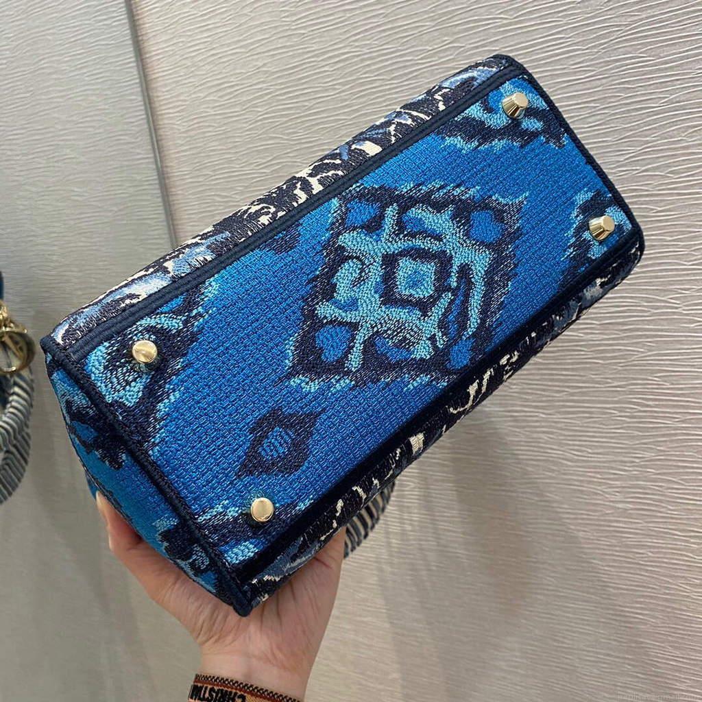 Dior M0565 Medium Lady D-lite Embroidery Bag Blue