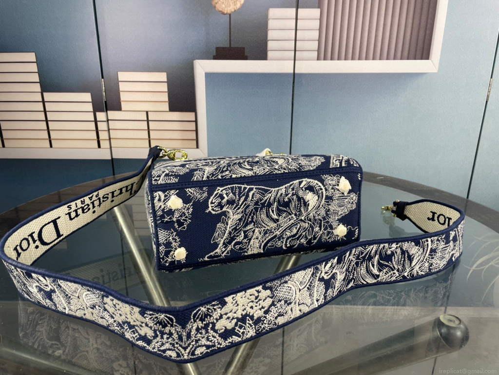 Dior M0565 Medium Lady D-Life Bag Blue Toile de Jouy Reverse Embroidery