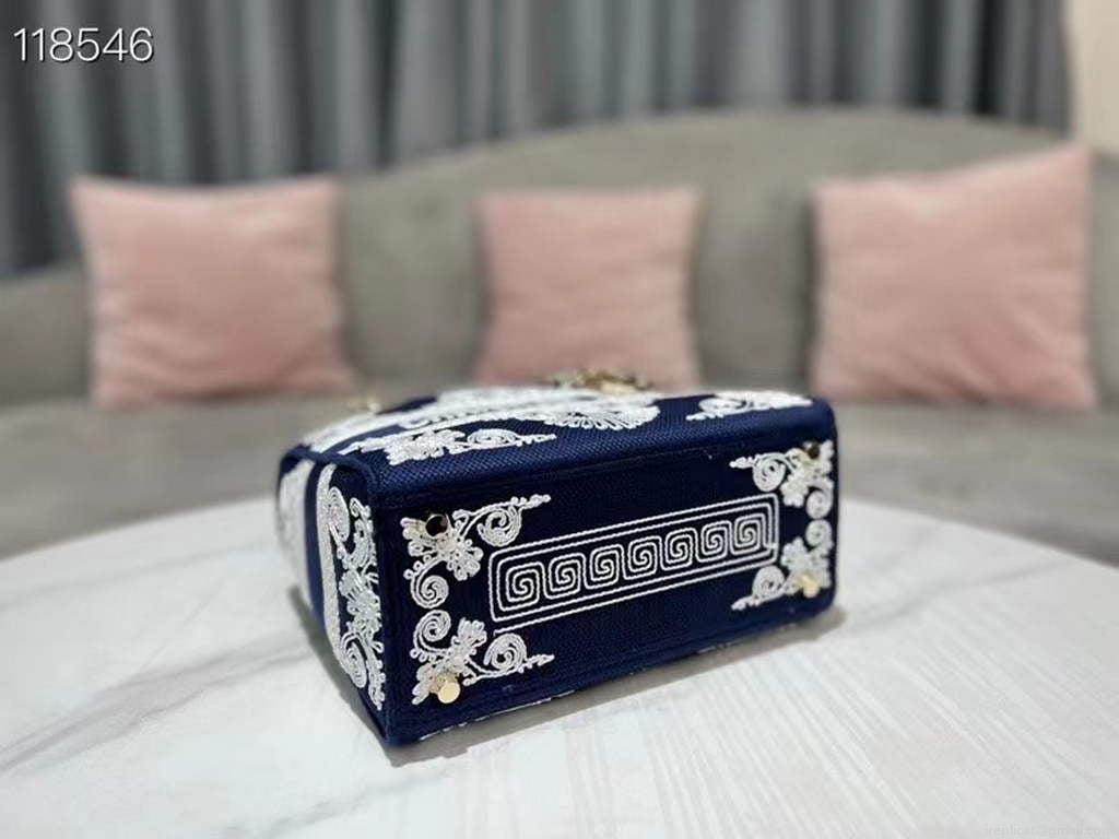 Dior M0565 Medium Lady D-Life Bag Blue and White Cornely-Effect Embroidery