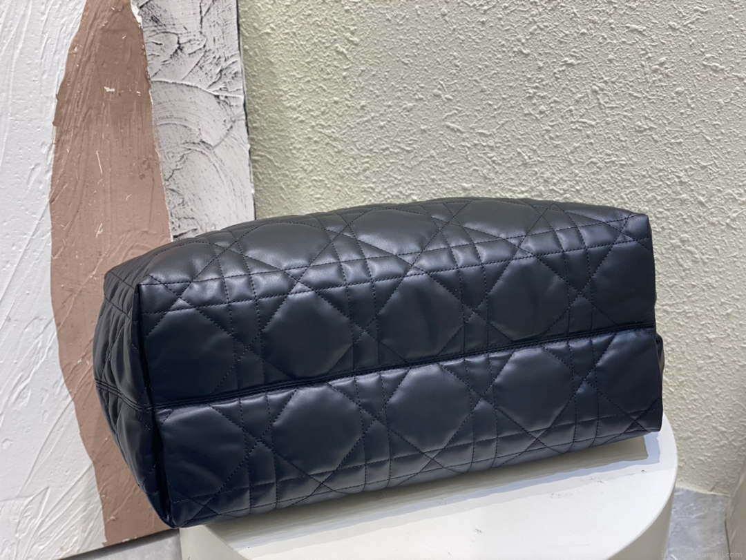 Dior M2820 Large Dior Toujours Bag Black Macrocannage Calfskin