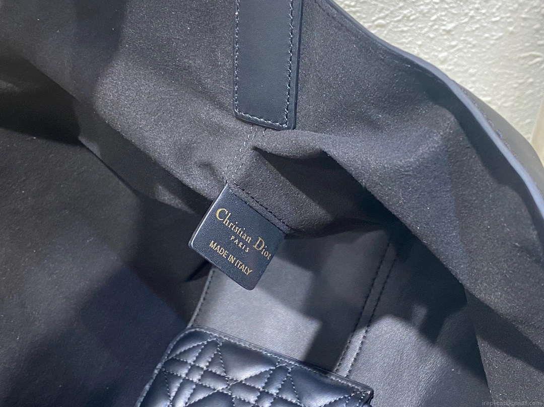 Dior M2820 Large Dior Toujours Bag Black Macrocannage Calfskin