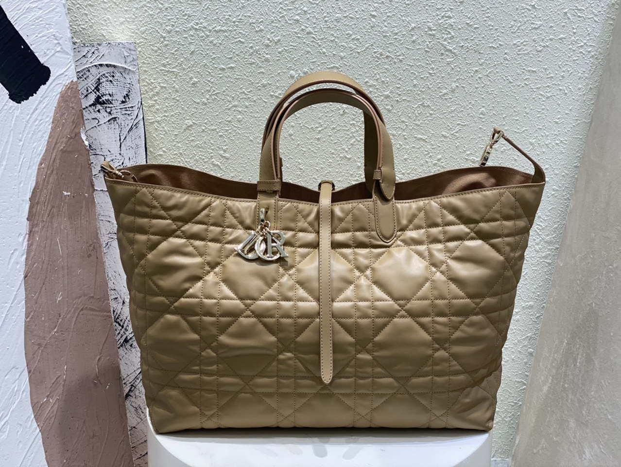 Dior M2820 Large Dior Toujours Bag Apricot Macrocannage Calfskin