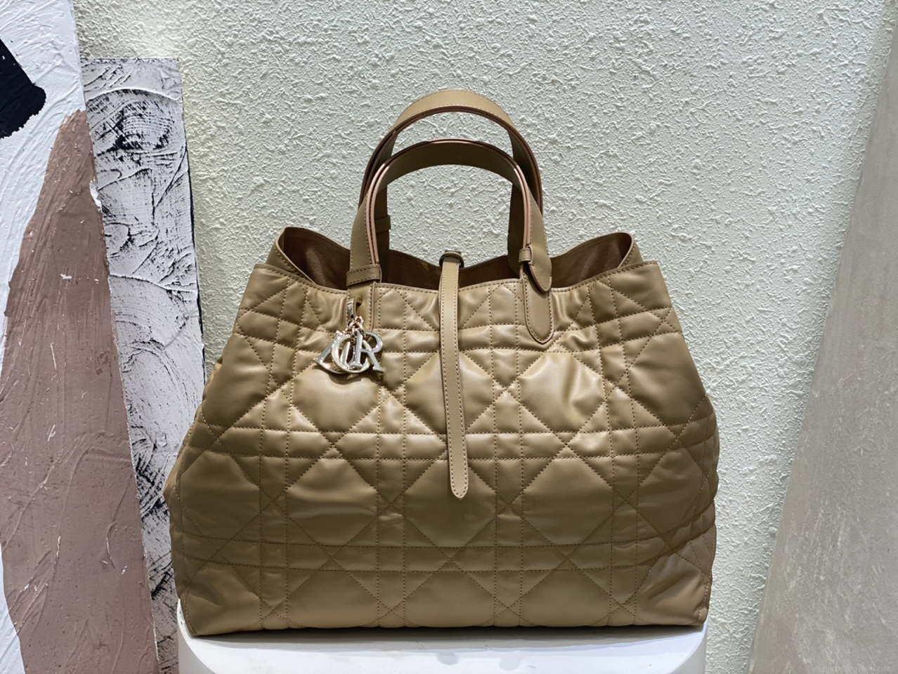 Dior M2820 Large Dior Toujours Bag Apricot Macrocannage Calfskin