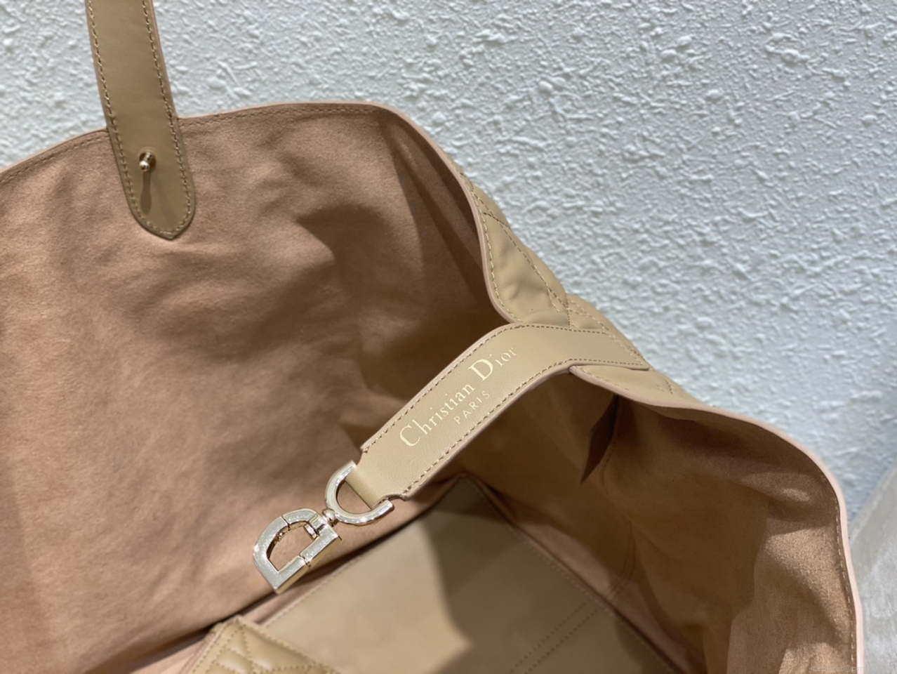 Dior M2820 Large Dior Toujours Bag Apricot Macrocannage Calfskin