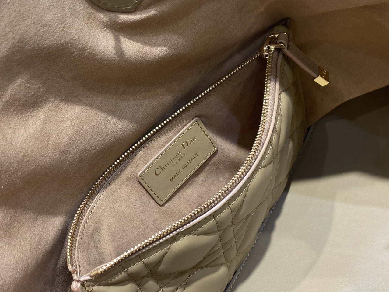Dior M2820 Large Dior Toujours Bag Apricot Macrocannage Calfskin