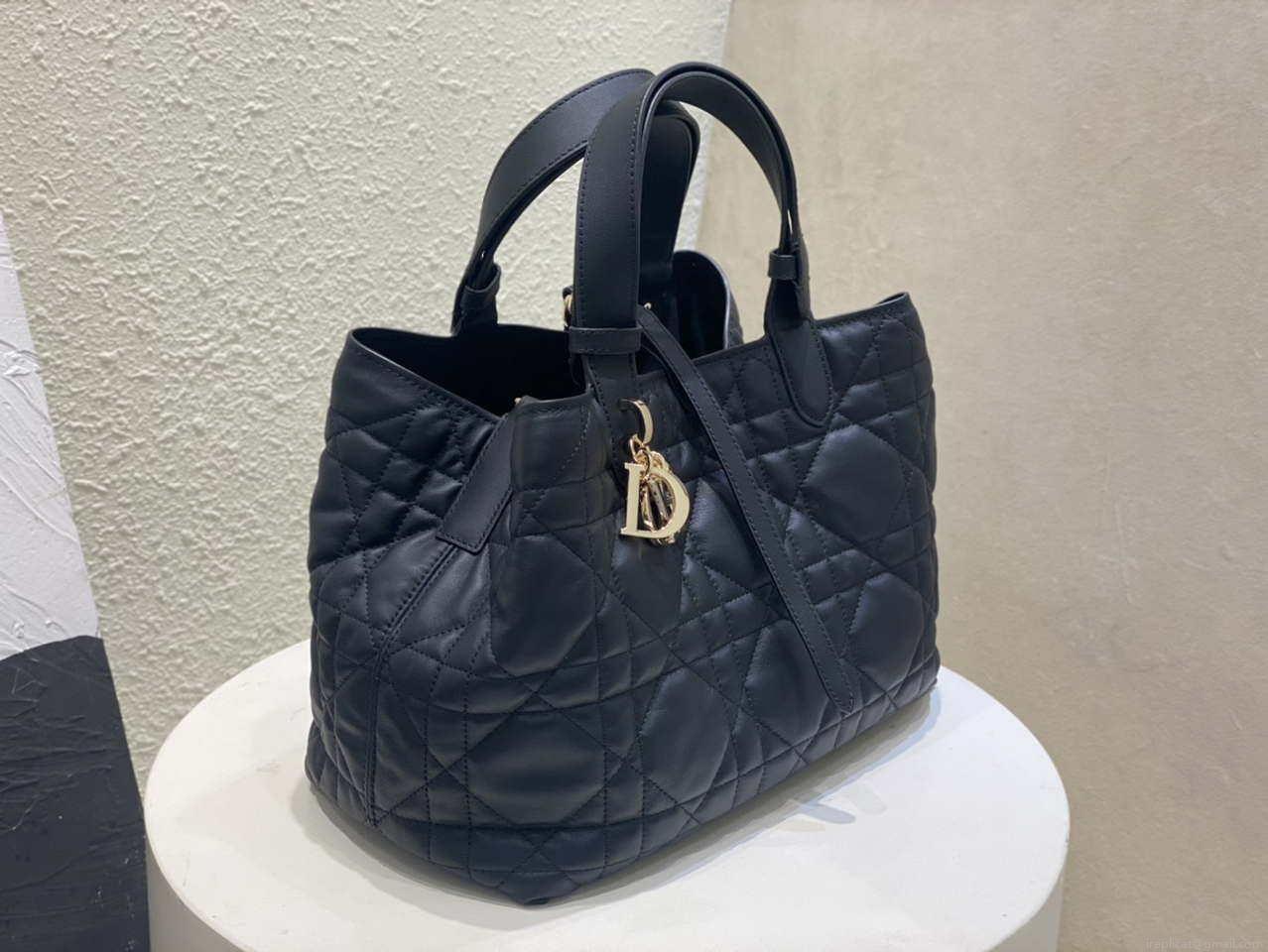 Dior M2821 Medium Dior Toujours Bag Black Macrocannage Calfskin
