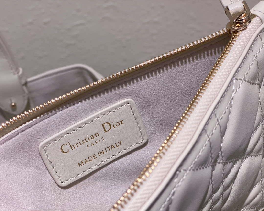 Dior M2821 Medium Dior Toujours Bag White Macrocannage Calfskin