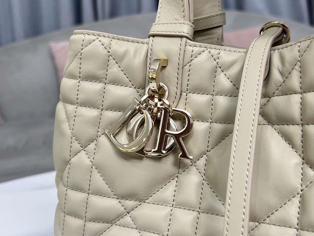Dior M2821 Medium Dior Toujours Bag Beige Macrocannage Calfskin