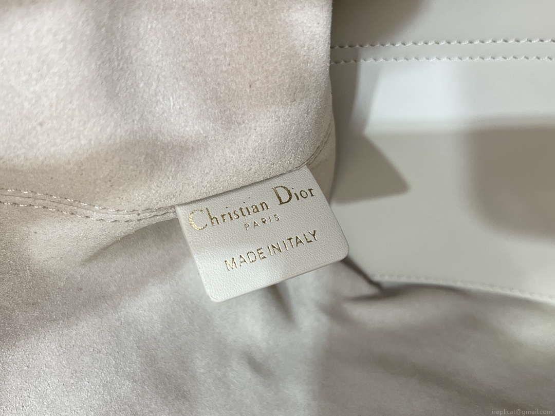 Dior M2821 Medium Dior Toujours Bag Beige Macrocannage Calfskin