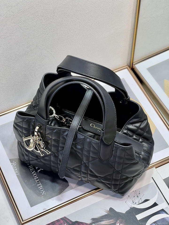 Dior M2822 Small Dior Toujours Bag Black Macrocannage Calfskin