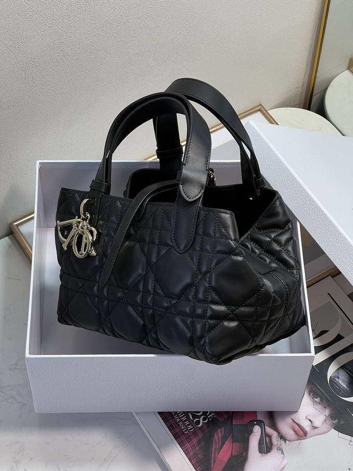 Dior M2822 Small Dior Toujours Bag Black Macrocannage Calfskin