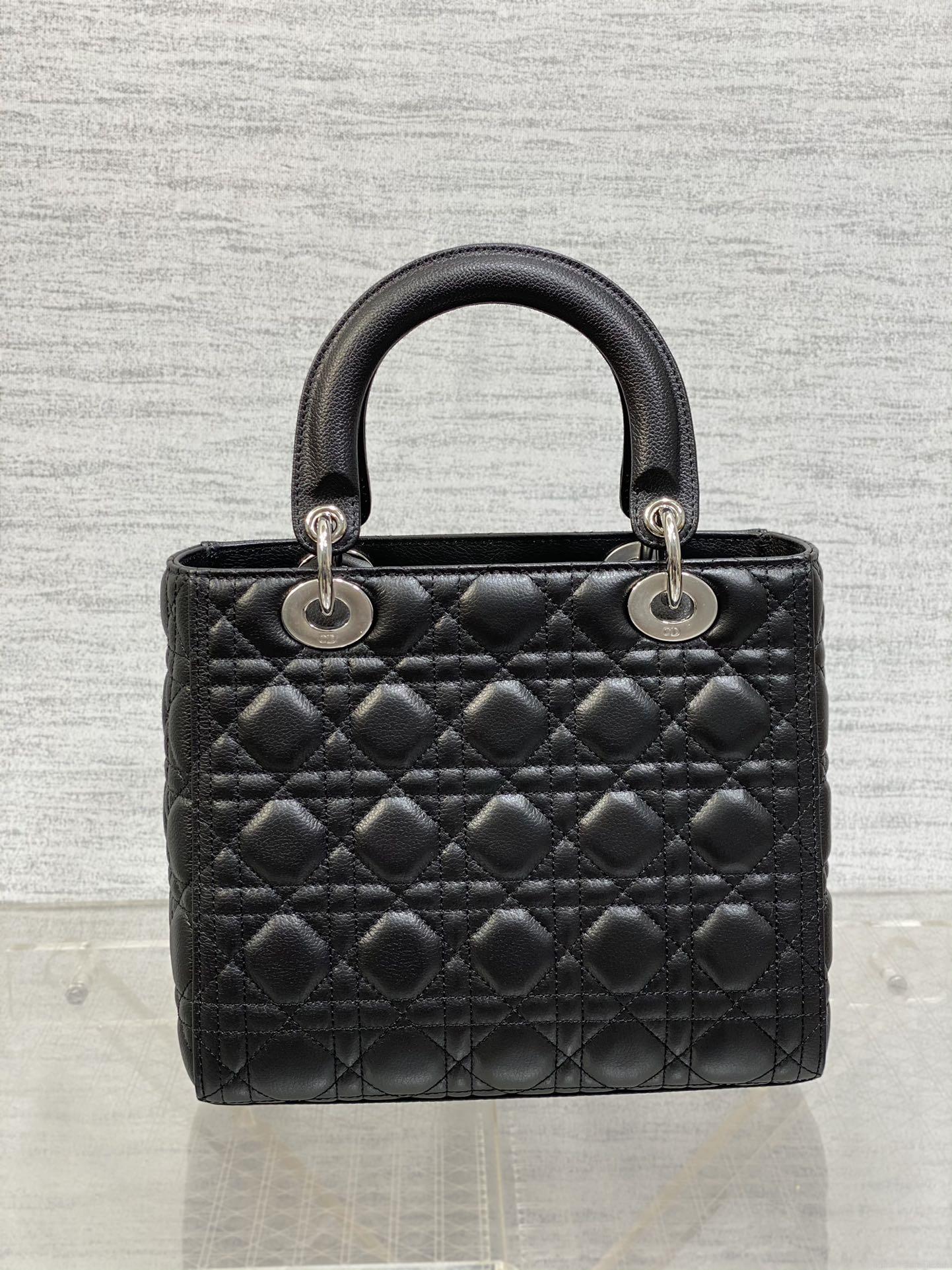 Dior M0565 Medium Lady Dior Bag Black Grained Cannage Calfskin Silver