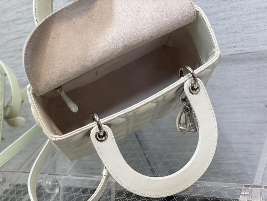 Dior M0565 Medium Lady Dior Bag White Cannage Lambskin Silver