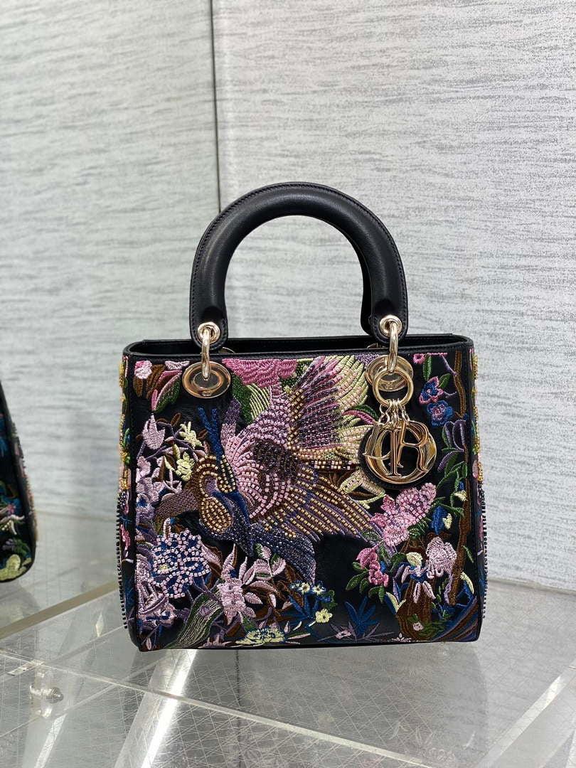 Dior M0565 Medium Lady D-Lite beaded Embroidery M1089