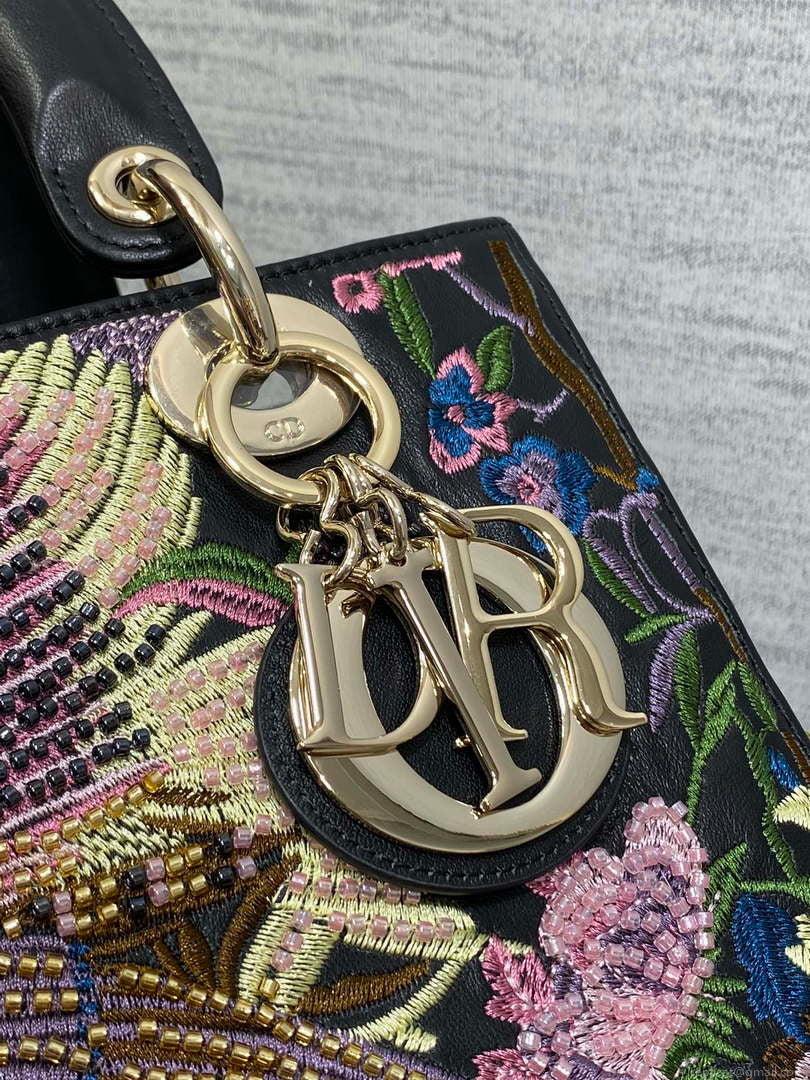Dior M0565 Medium Lady D-Lite beaded Embroidery M1089