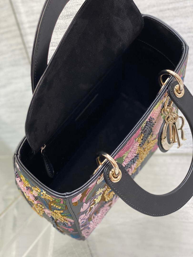 Dior M0565 Medium Lady D-Lite beaded Embroidery M1089