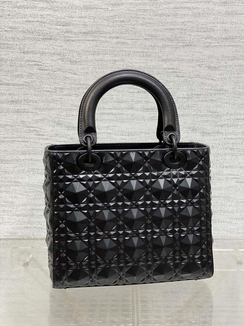 Dior M0565 Medium Lady Dior Bag Black Cannage Calfskin with Diamond Motif