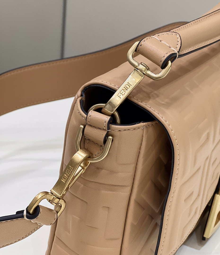 Fendi 8BR771 Baguette Tan leather bag