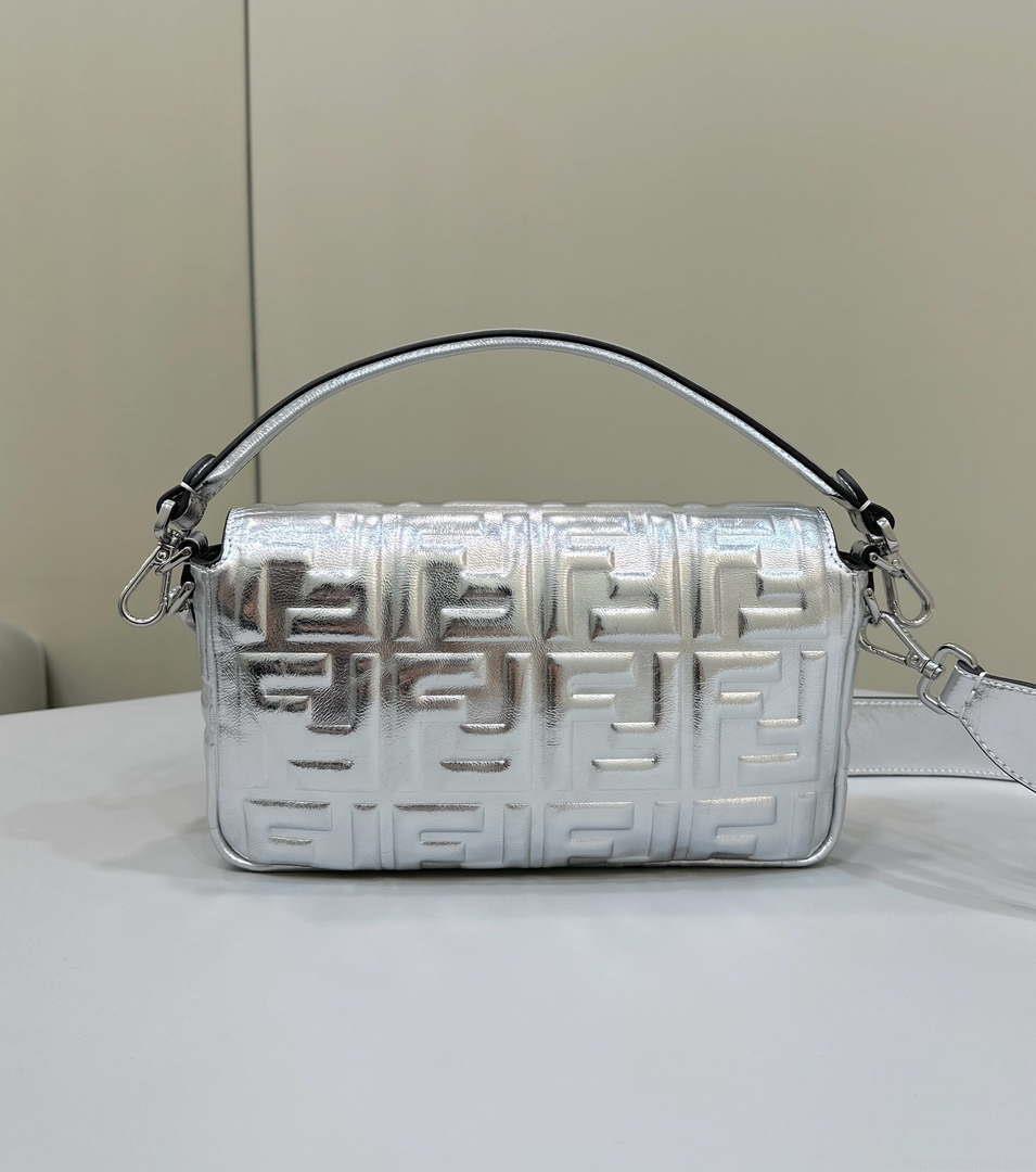 Fendi 8BR600 Baguette Medium Black leather 0135 bag Silver