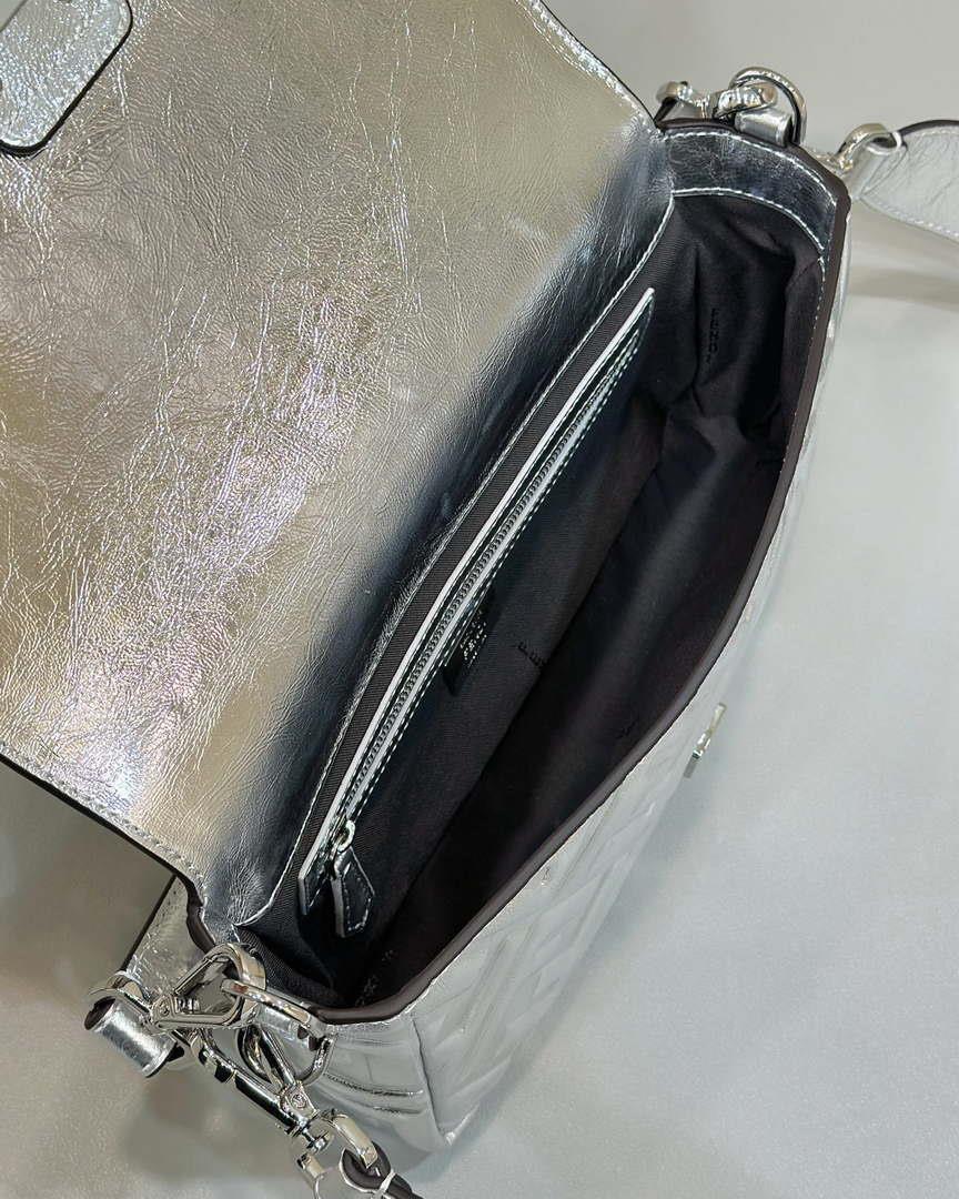 Fendi 8BR600 Baguette Medium Black leather 0135 bag Silver