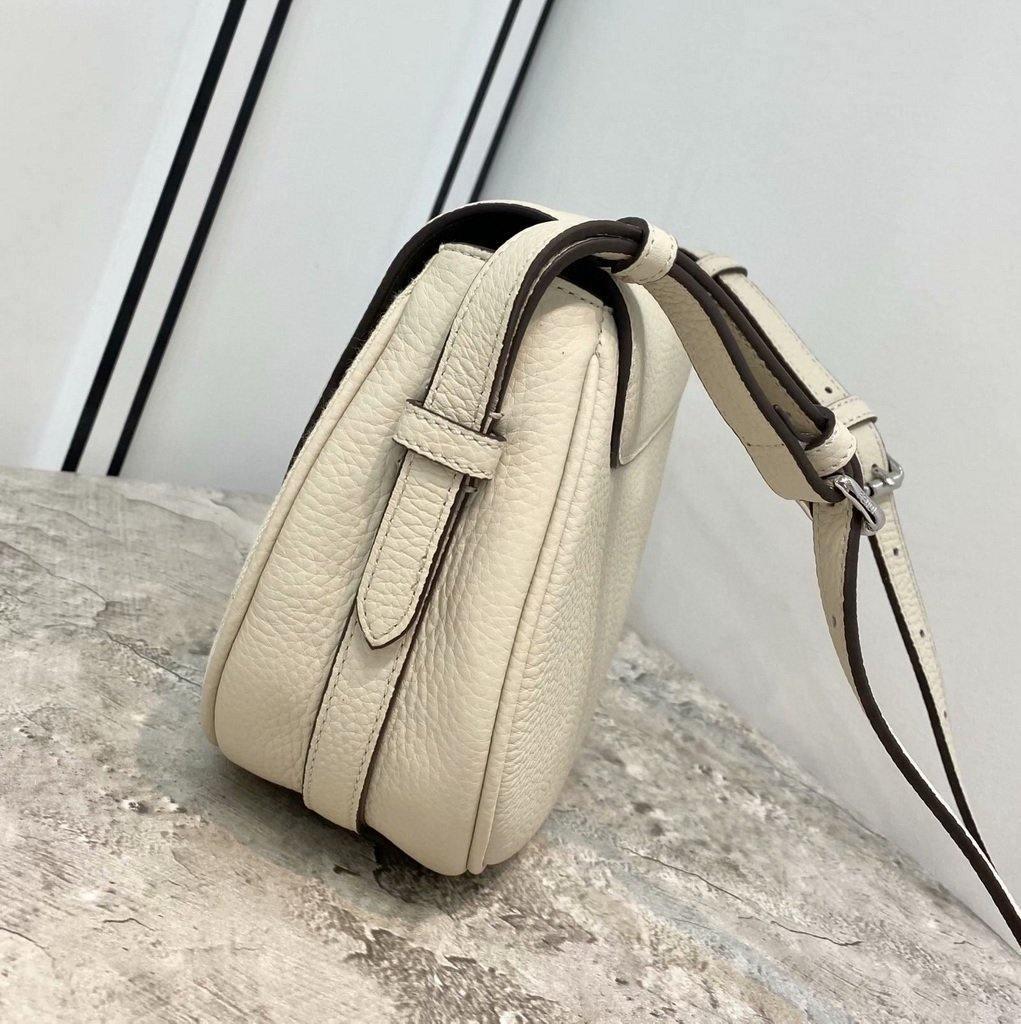 Fendi 655 Fendi Moonlight Shoulder Saddle Leather Bag Beige