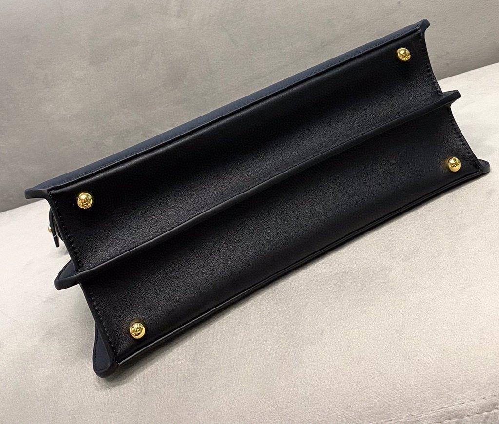 Fendi 70193 Peekaboo ISEEU MEDIUM Black Leather Bag