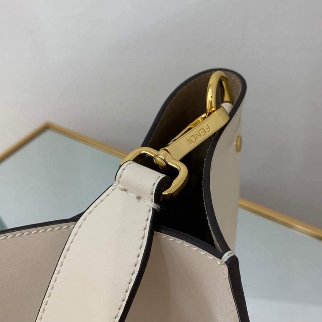 Fendi 8BH391 Fendi way Medium White Leather bag