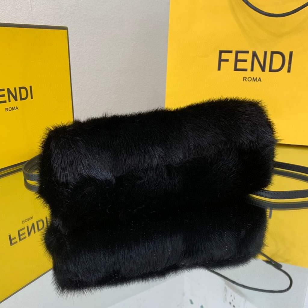 Fendi FIRST Small Bag Fox fur 8BP129 Black