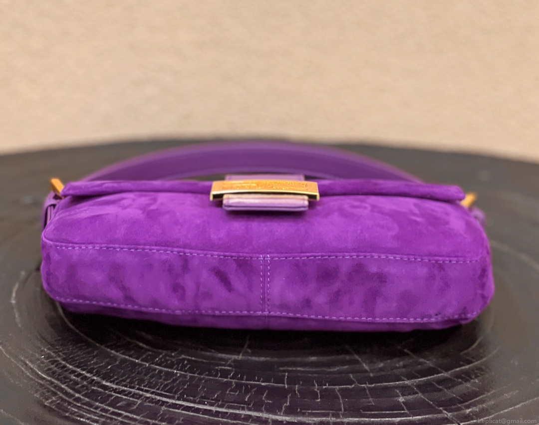 Fendi 8339 Baguette Middle Age Solid Color Series Underarm Bag Purple