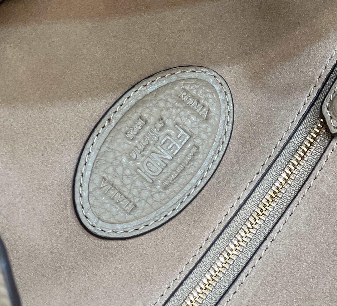 Fendi 8BR600 Baguette Gray full grain leather bag 8393