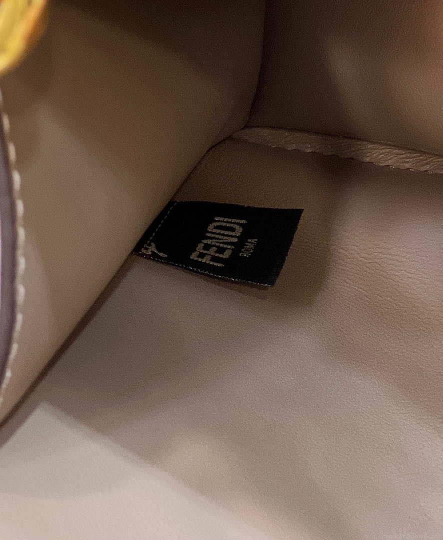 Fendi 8BN327 Peekaboo ISeeU Small White leather bag