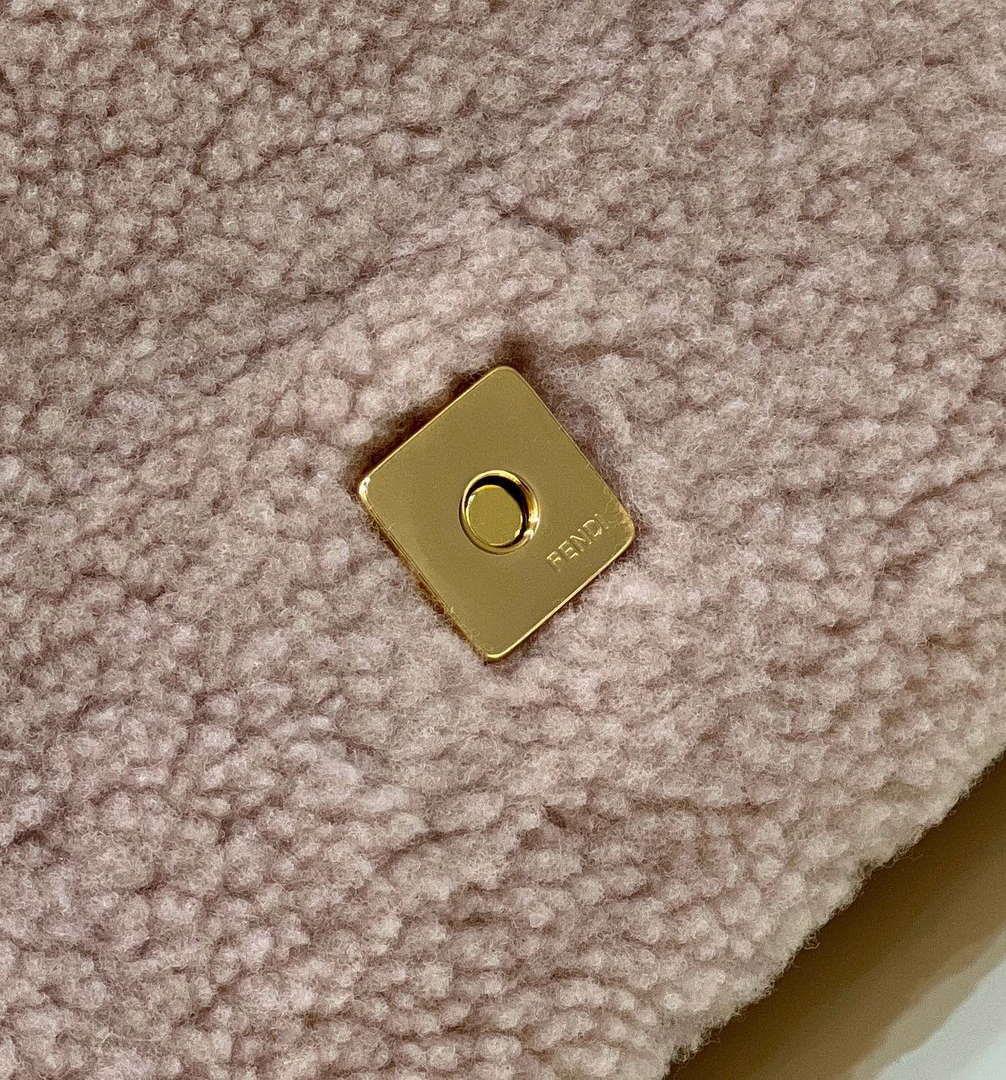 Fendi 8BR600 Baguette Medium Re-Edition bag in Pink lamé sheepskin