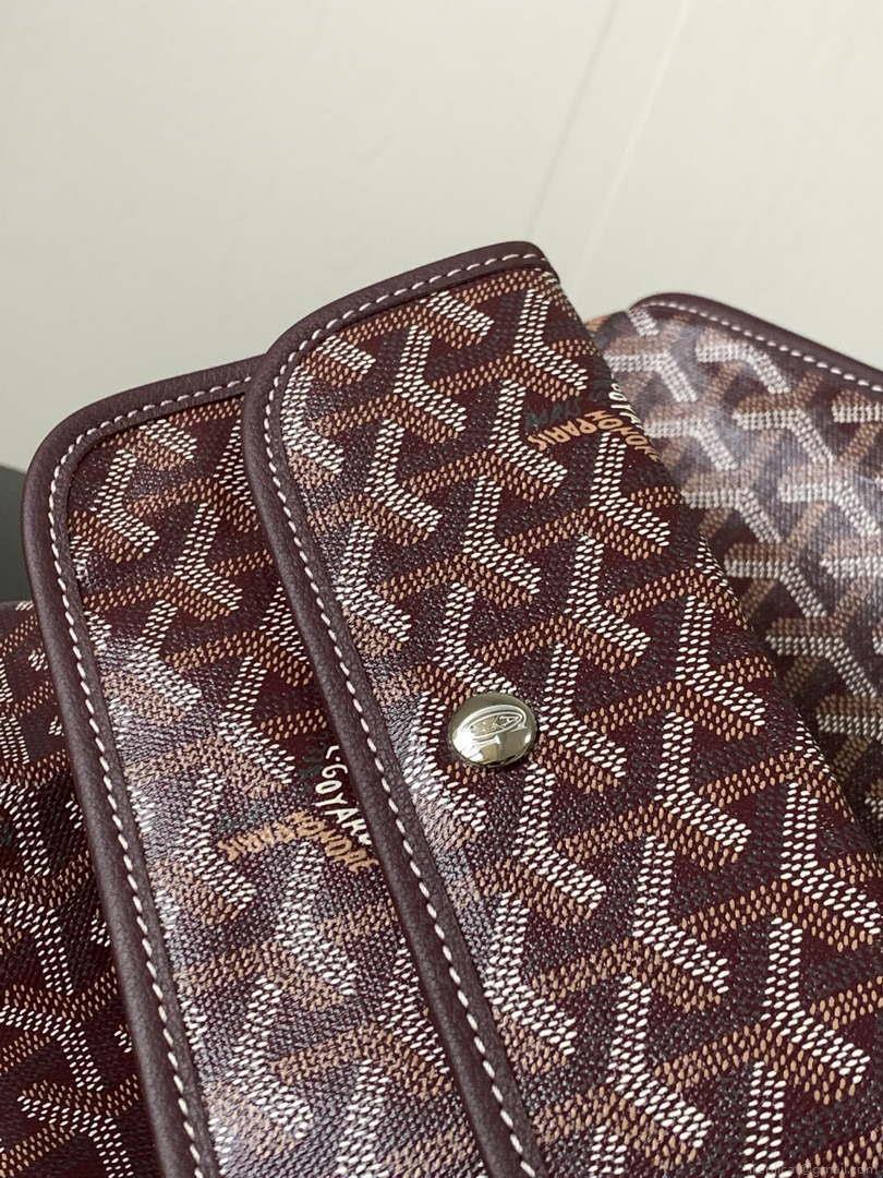 Goyard ANJOUSPMLCG03TY01P Anjou PM Bag Wine Red