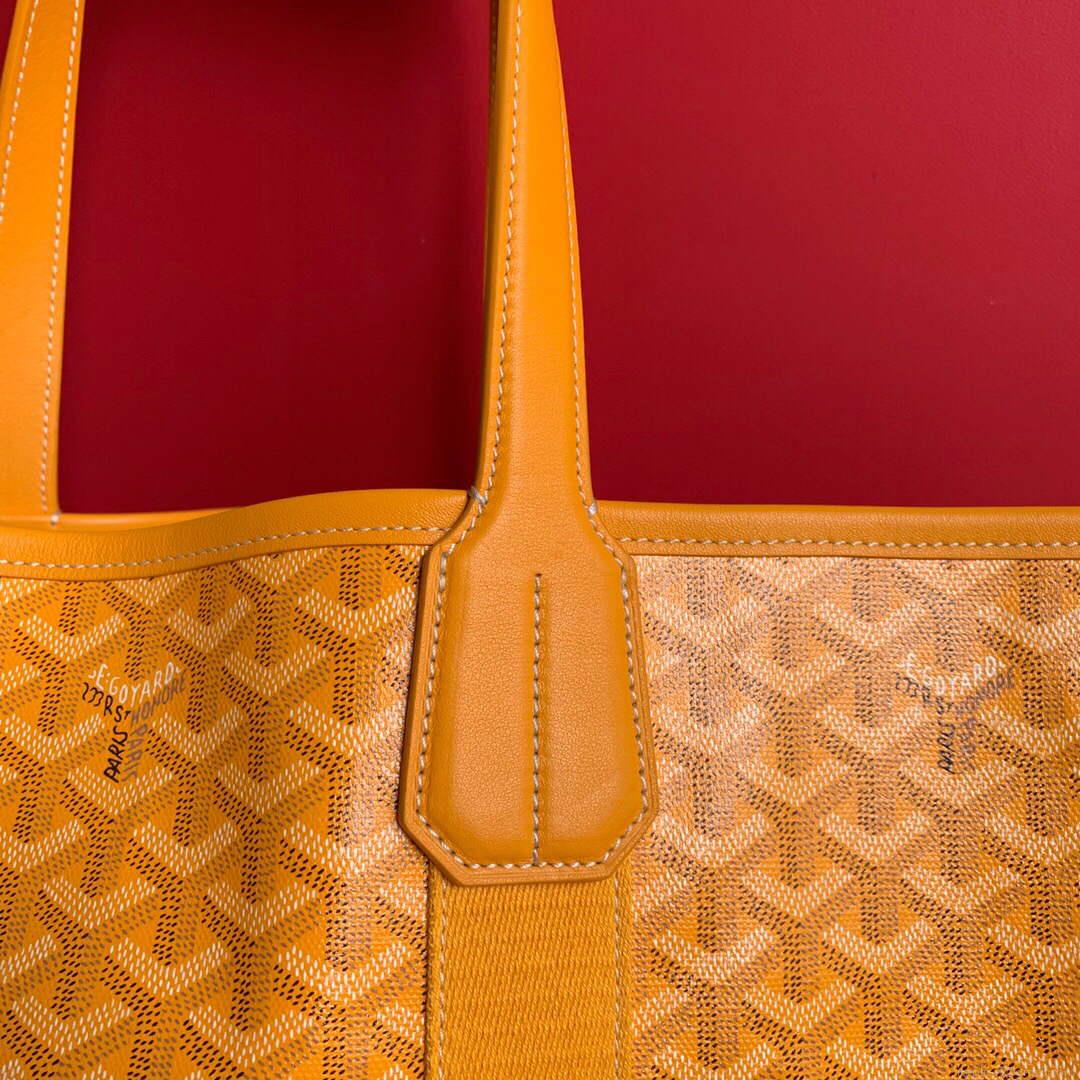 Goyard VILLETMMLTY08CL08X Villette Tote Bag MM Yellow