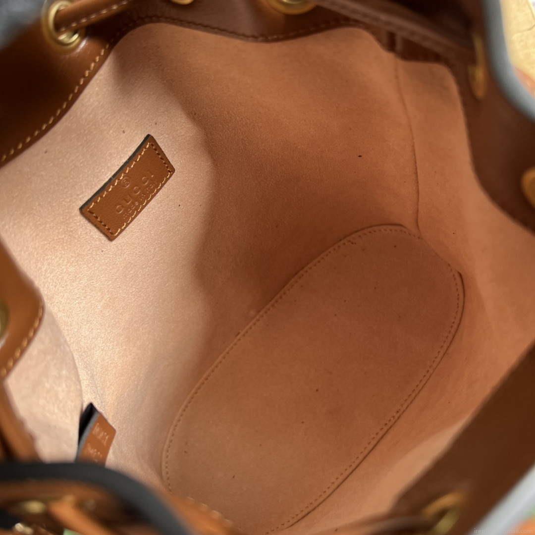 Gucci 724667 Diana Mini Bucket Bag Brown